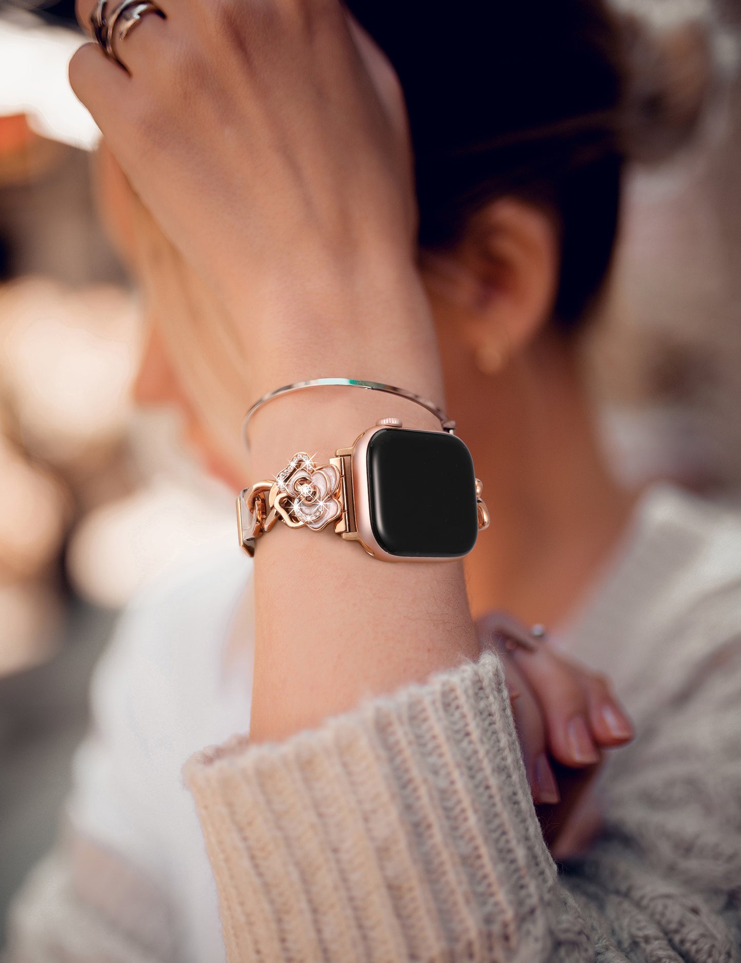 Minyee Compatible with Apple Watch Band 41/40/38/44/45/46/49/42mm Women, Dressy Slim Elegant Leather Metal Link Chain Strap with Bling Camellia Charms for iWatch Ultra 2 Series 10/9/8/7/6/5/4/3/2/1/SE